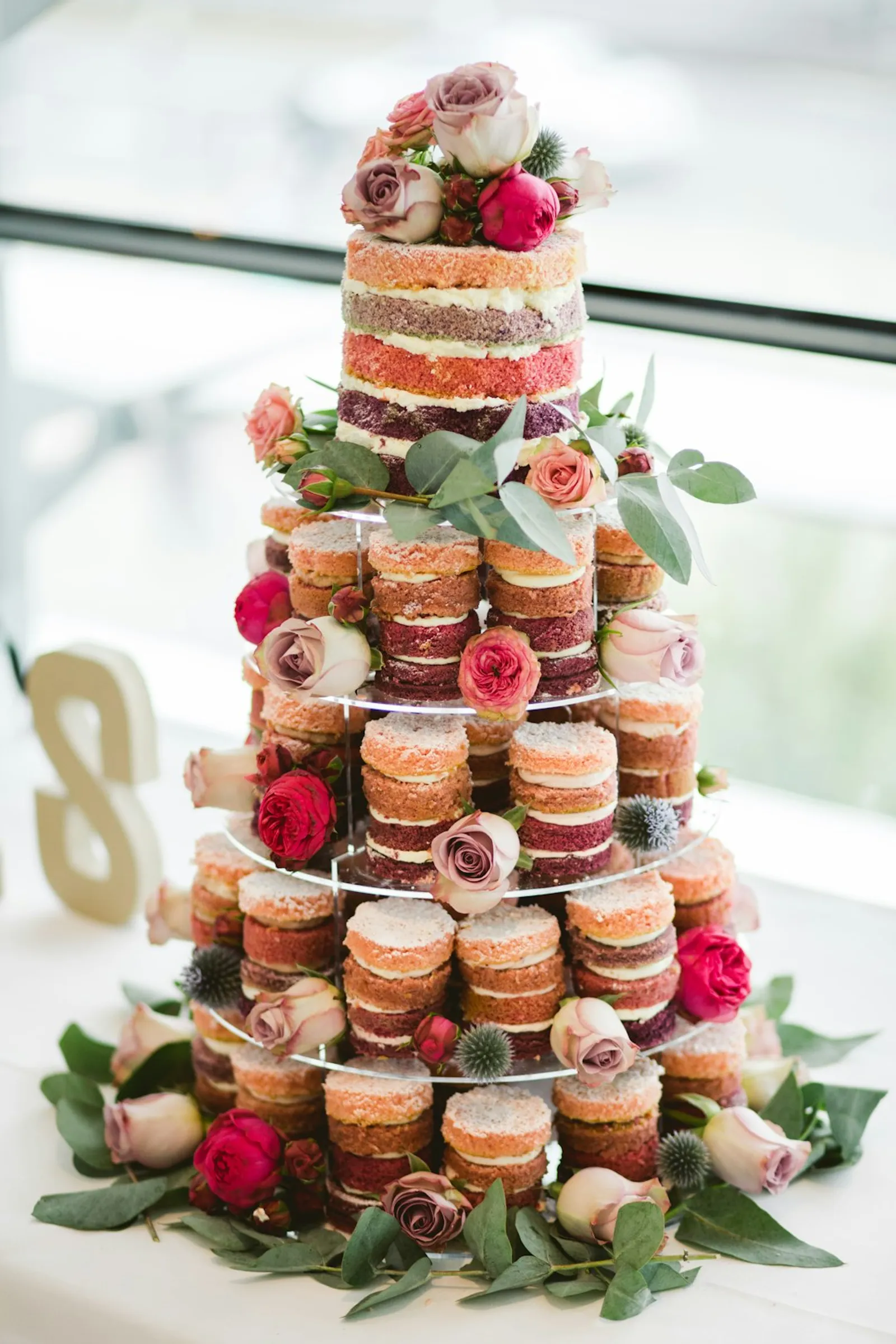 Decoding Wedding Dessert Trends: Sweets That ImpressIllustration