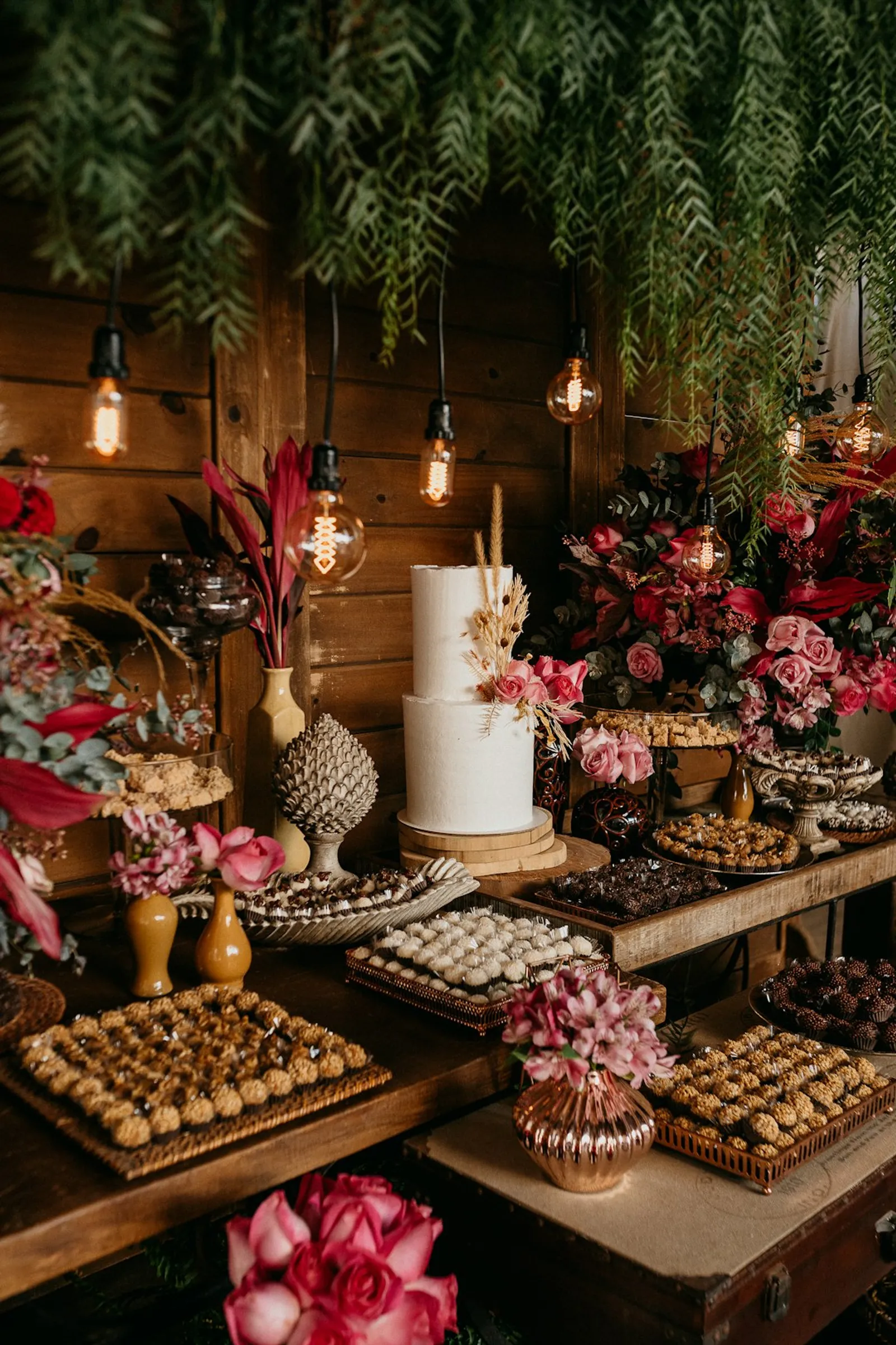 Personalizing Your Wedding Cake Beyond Traditional TiersIllustration